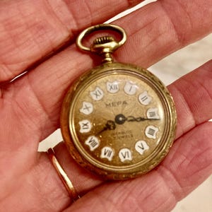 Gold Majestron Watch - Etsy display picture 1