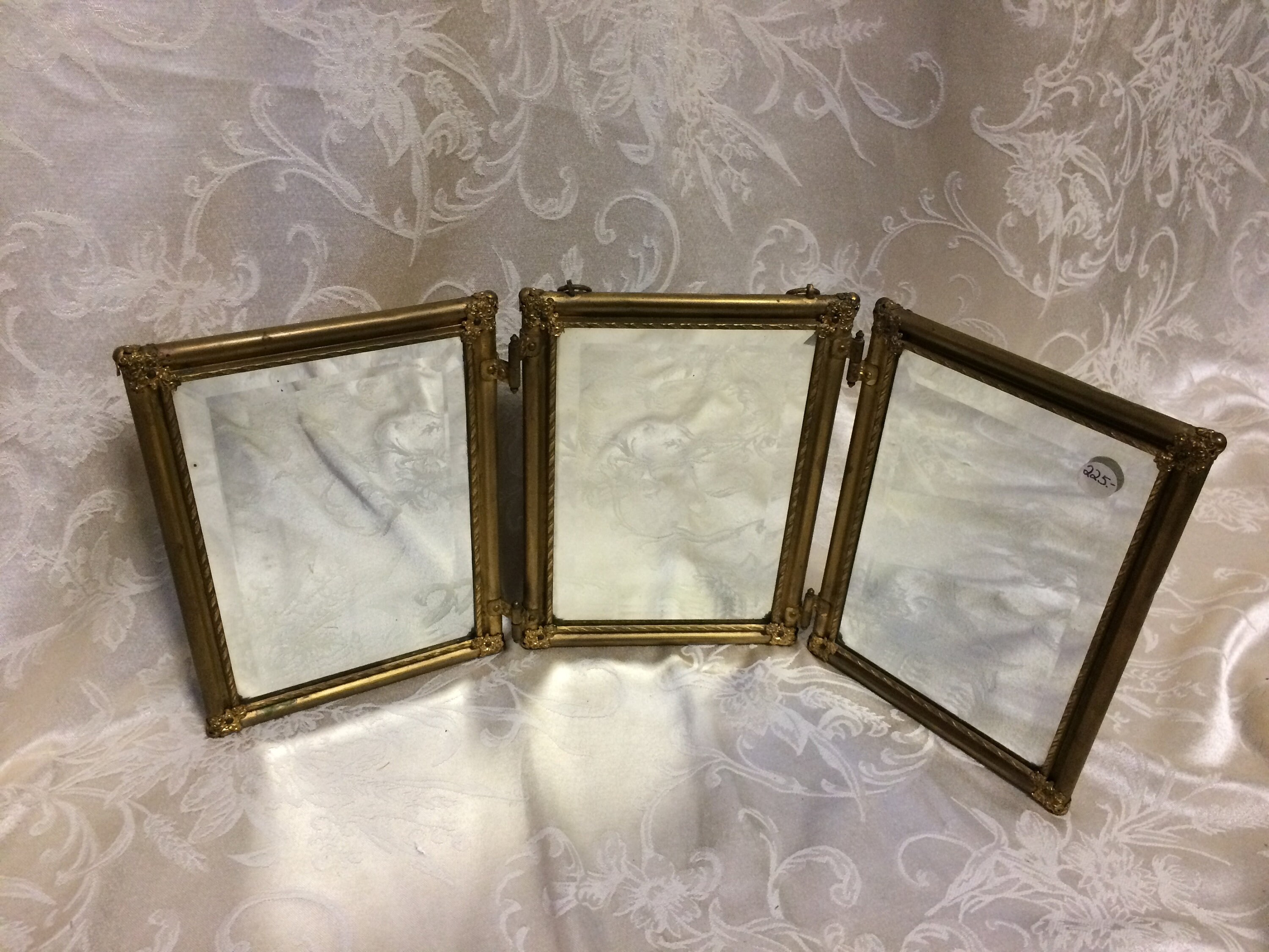 Victorian Tri Fold Mirror Travel Vanity Three Sided Foldable Wall Hanging Antique Bathroom Folding
