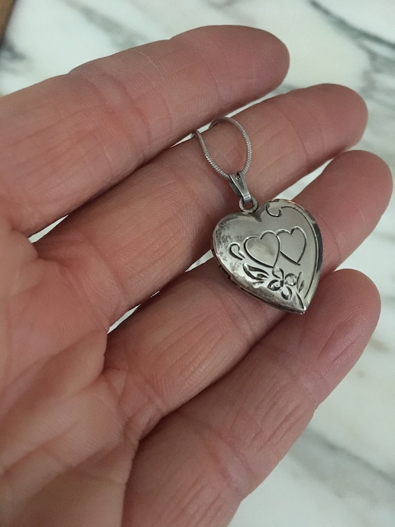 Heart locket, Sterling locket, Valentine, etched L