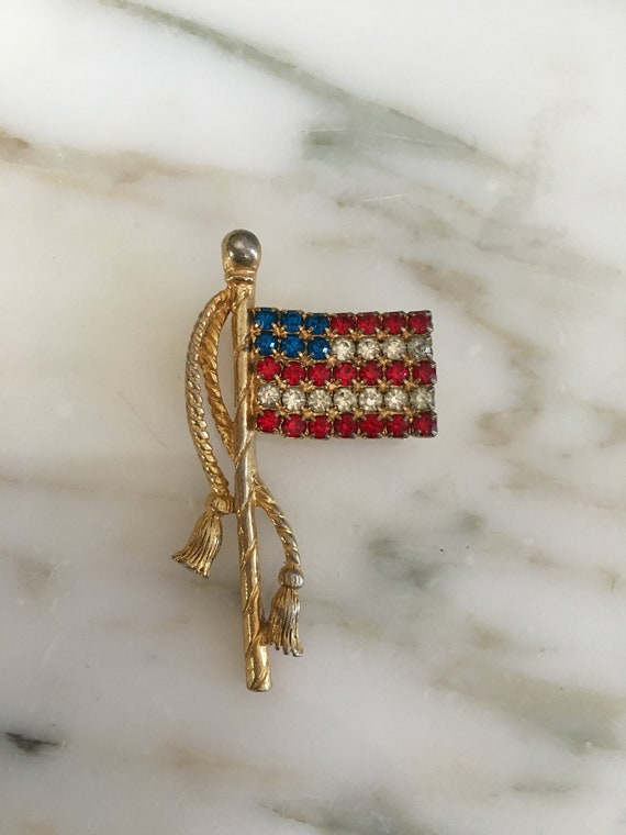 Vintage USA Pin, Flag Brooch, Goldtone Flag Pin, P