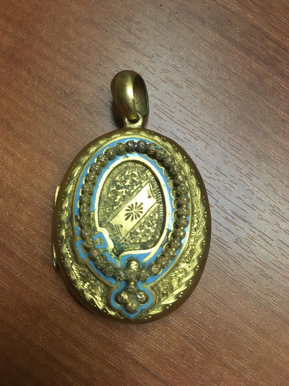 Victorian Etched Gold Filled Locket, 1860's Grand