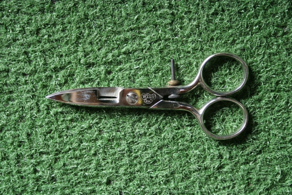 Vintage WISS Small 4 1/2 Adjustable Sewing Scissors 