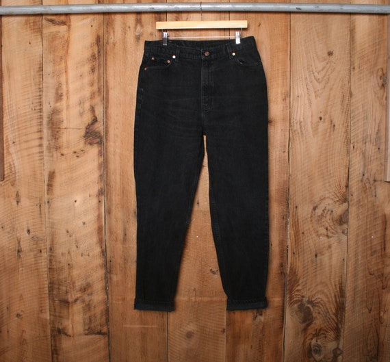 Sz. 18 Long (measure 34x31.5) | Vintage LEVI'S 521 Tapered Leg