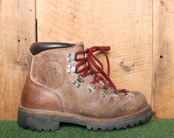 Men's 5.5 C | Approx. Women's 7 M | Vintage VASQUE Brown Leather Mountaineering Boots