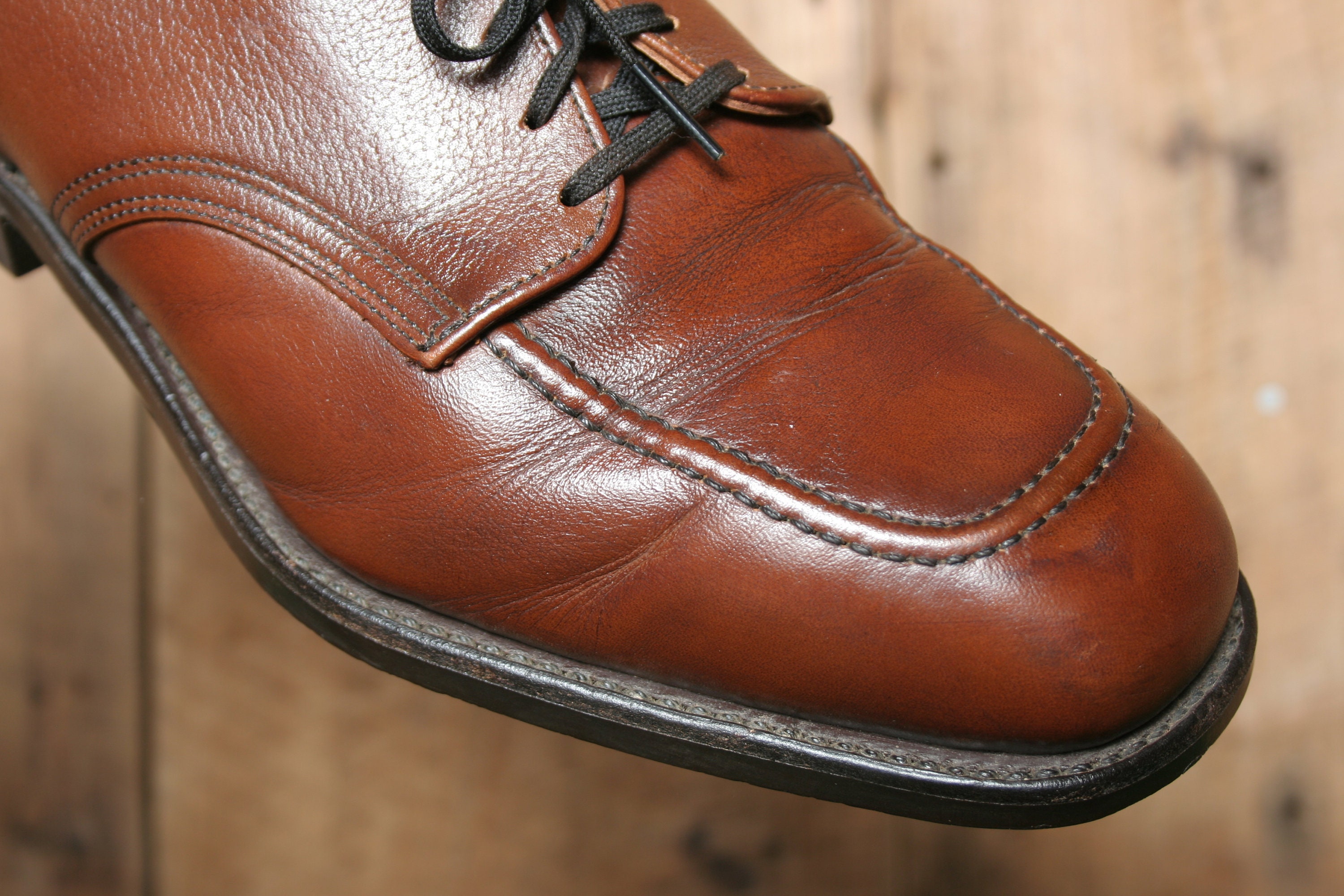 Sz. 8 H (extra Wide) | Vintage RED WING Brown Leather Apron  display picture 2