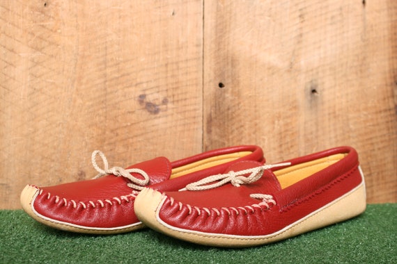 7 Vintage Red & Tan Letaher Soft Sole Moccasin Slippers Shoes Womens Shoes Slip Ons Moccasins Women's Sz 