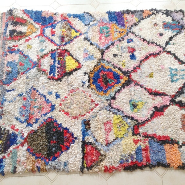 BOUCHEROUITE 5'10 "x 4'10" Vintage alfombra marroquí. Alfombra de lana Boucherouite. Diseño moderno.
