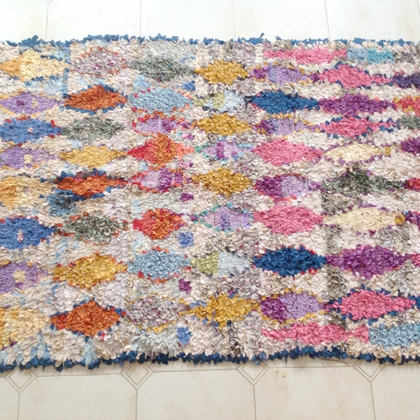 BOUCHEROUITE 6'6"x4'4"Vintage Moroccan Rug. Wool Boucherouite Carpet. Modern Design.