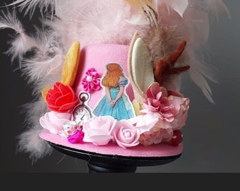 Mad hatter hat Alice in Wonderland