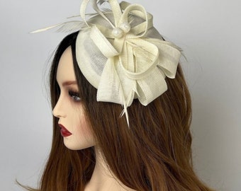 Hochtzeit tea party hst , hut alice in wonderland  bridal hat.