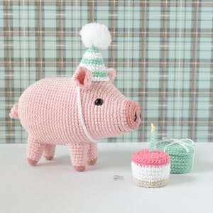 CROCHET PATTERN - Birthday PIGLET/ Amigurumi / Stuffed Doll / Easy Instructions / Handmade/ Farm Animal / Celebration - pdf only