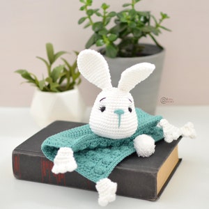 CROCHET PATTERN - BUNNY Safety Blanket / Amigurumi / Stuffed Doll / Easy Instructions / Animals / Handmade - pdf only