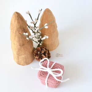 CROCHET PATTERN Gift BOX/ Amigurumi / Ornament / Easy Instructions / Handmade / Christmas pdf only image 4