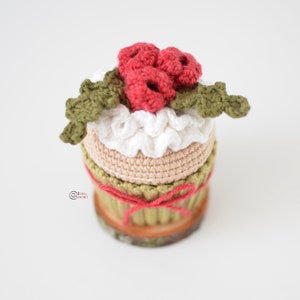 CROCHET PATTERN Christmas CUPCAKE / Amigurumi / Stuffed Toy / Easy Instructions / Handmade / Decor / Christmas / Food / Treat pdf only image 2