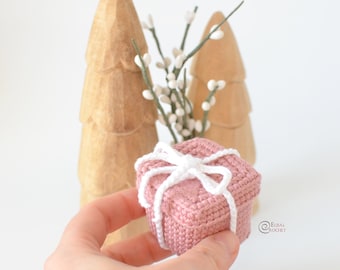 CROCHET PATTERN - Gift BOX/ Amigurumi / Ornament / Easy Instructions / Handmade / Christmas - pdf only