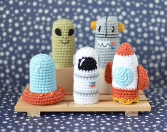 CROCHET PATTERN - Outer SPACE Finger Puppets Collection / Astronaut  / Baby Nursery Decor / Easy Instructions / Handmade - pdf only