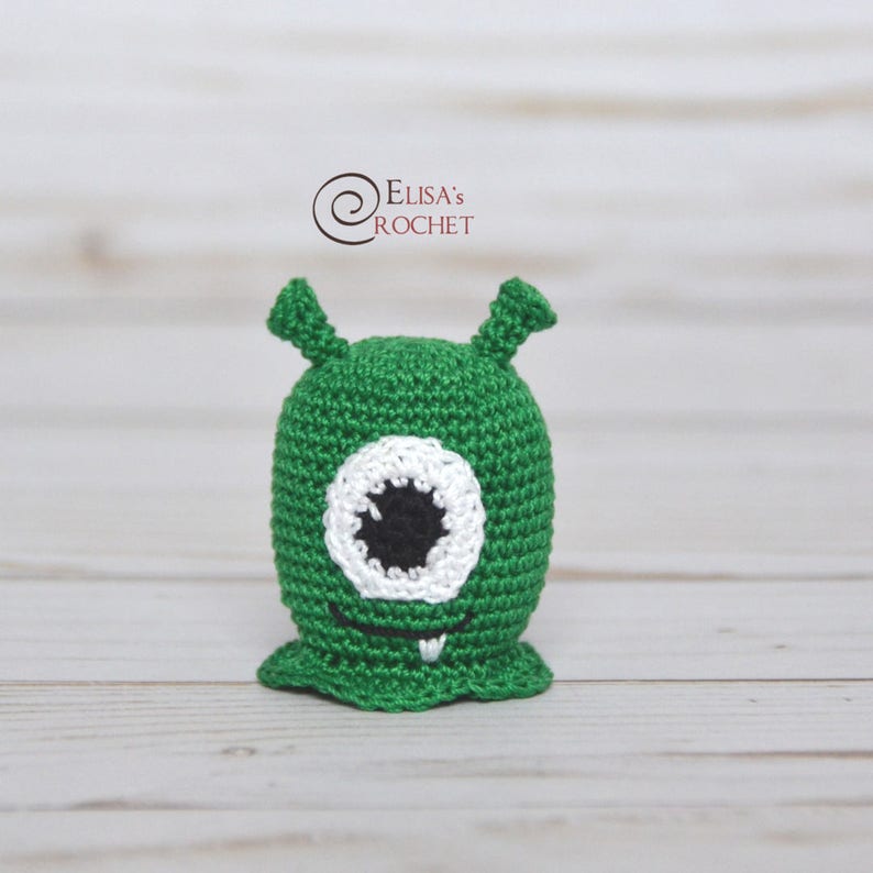 CROCHET PATTERN Outer Space Amigurumi Collection / Astronaut-Robot-Alien-Ufo-Rocket / Handmade pdf only image 4