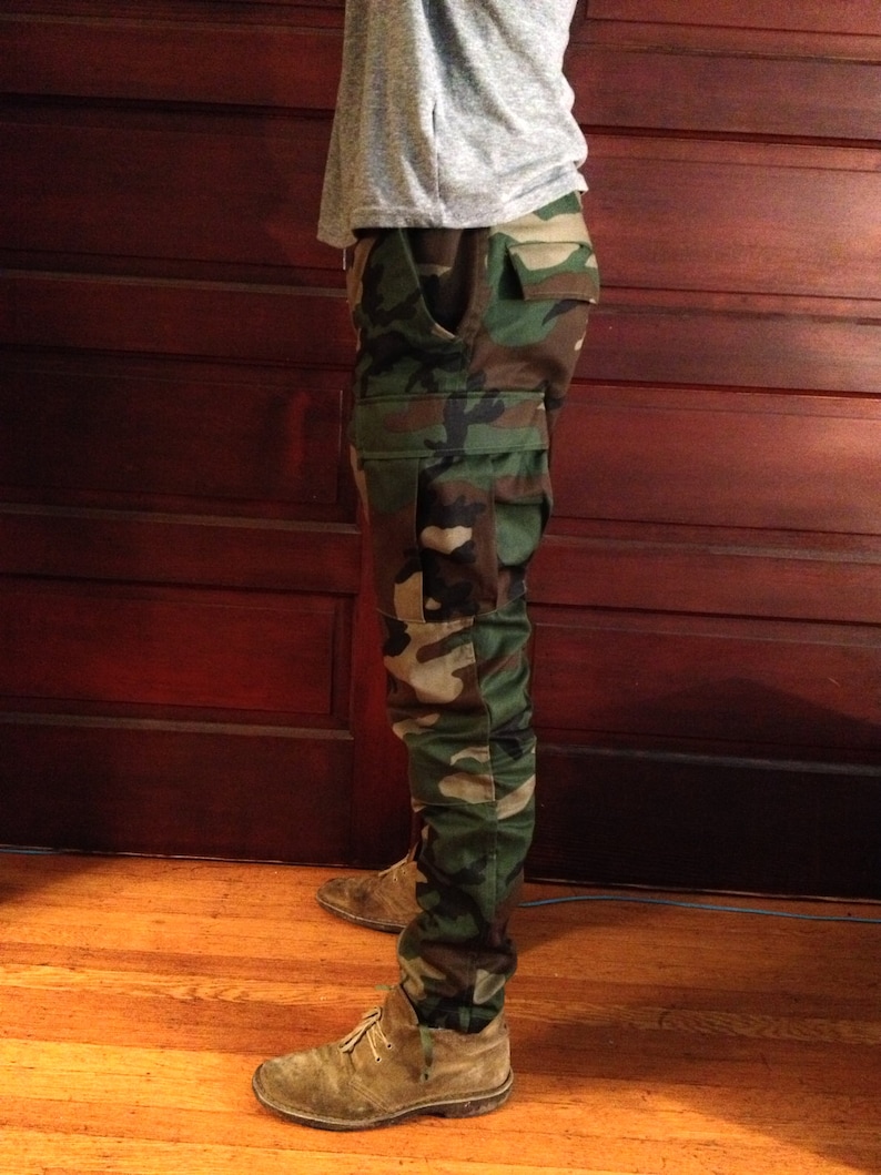 men's tapered camo training pants