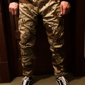 ボトムスその他 HUECLOSET  DESERT CAMO PANTS Desert Camouflage Lounge Pants - Liberty Maniacs