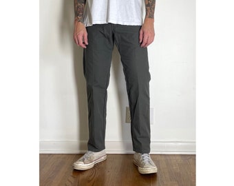 Slim Tapered Wrangler Technician Pants 32x30 in Olive Green