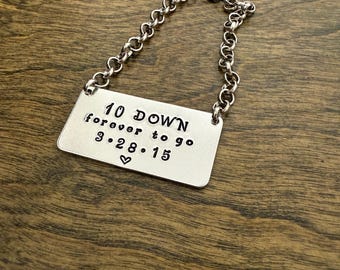 Etiqueta para botella de 10.º aniversario / Etiqueta personalizada para decantador de vino de plata con fecha para ocasiones especiales, regalos, felicitaciones, 7.º, 5.º o 20.º aniversario.