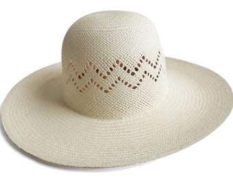 Women’s Hat made with Jipijapa fibers, 100% Handmade in Yucatan, Mexico. - “Natural Model”