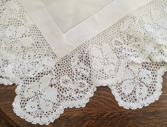 Vintage Tablecloth, Tea Cloth, Wide Crochet Lace, English Country, Interior Design, Tea Party, Vintage Gift, Cottage Style, Shabby Chic