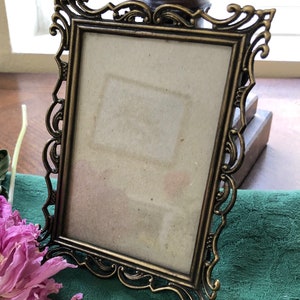 Vintage Gold Metal Picture Frame, Vintage Gift, Interior Decorate, ShabbyChic, Country Home, Farmhouse Decor, Cottage Style, Gift For Mom