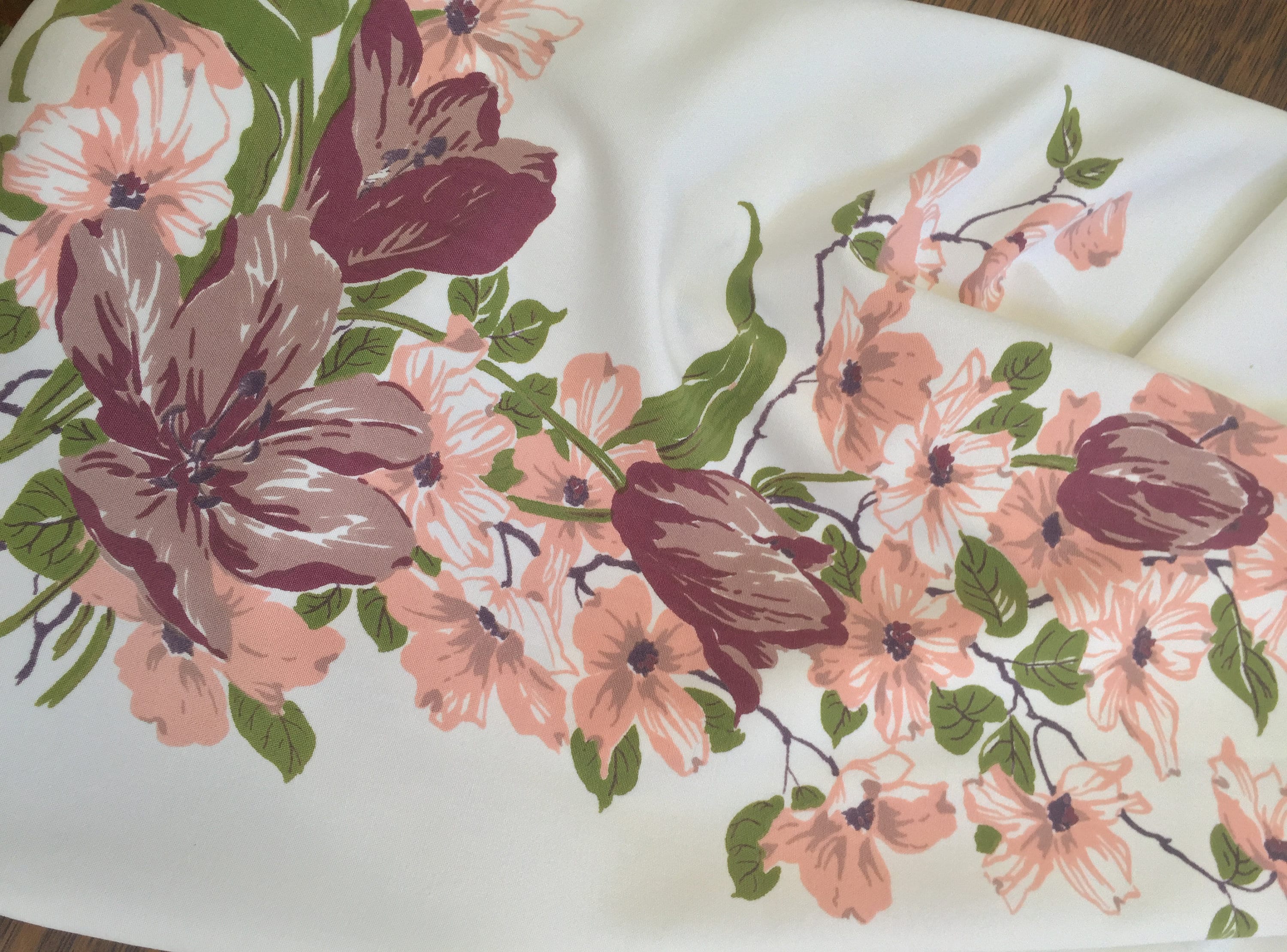 Vintage Floral Print Tablecloth Pink And Mauve Floral Design Cottage Style French Country Decor Collectible Linens Garden