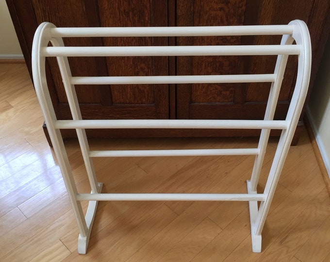 Vintage Wood Towel Rack, Quilt Rack, Shabby Chic, Interior Decorate, Farmhouse Decor, Country