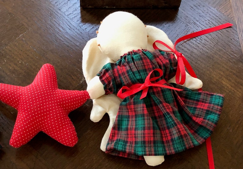 Angel Collection Shabby Chic CountryChristmas Vintage Gift Vintage Christmas Angel Decoration 3 Angels With Stars Farmhouse Red Plaid