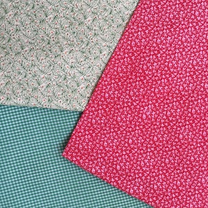 Vintage Fabric, 3 Different Piece Lot, Red and Green, Christmas Colors, Cotton Fabric, Holiday Colors Print Fabric, Quilting, Craft Fabric bild 1