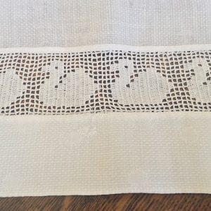 Vintage Linens, Damask Towel, Lace Insert, Ducks, Vintage Gift, Cottage Style, Childs Room, Shabby Chic, Farmhouse Decor, Beach Cottage