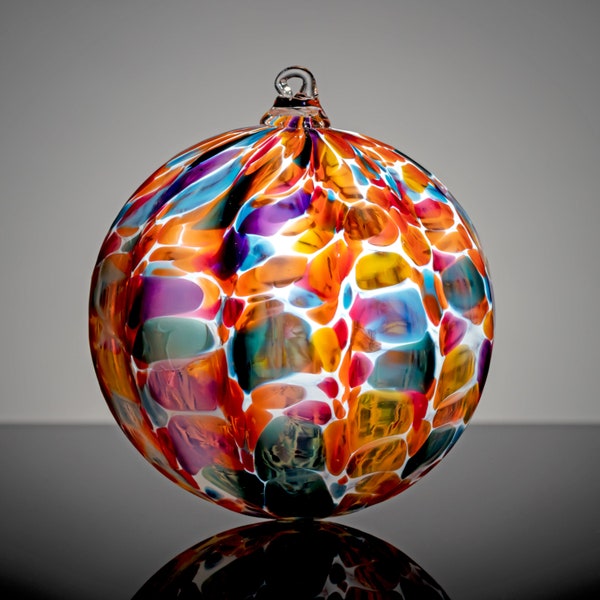 Bloementuin kleurenmix met wit, handgeblazen glazen ornament,