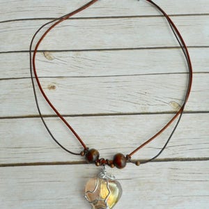 Brown leather necklace bohemian ladies jewelry / heart-shaped with wire-wrapped glass pendant / handmade jewelery trendy boho fashion item image 4