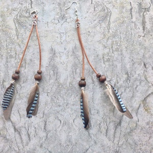 Blue Feathers earrings Jay brown leather wooden beads / boho image 3