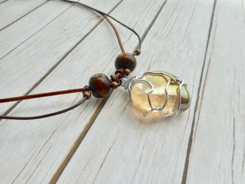 Brown leather necklace bohemian ladies jewelry / heart-shaped with wire-wrapped glass pendant / handmade jewelery trendy boho fashion item image 3