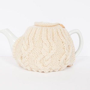 Cream hand knit tea cosy - Teapot cosy - Wool tea cosy - Teapot cover & warmer - Vintage tea cosy - Retro tea cosy - Tea lover&#39;s gift