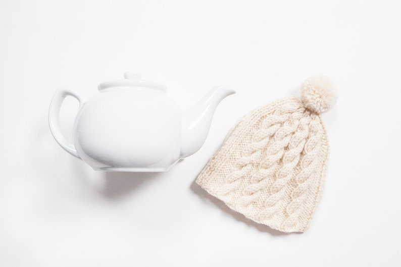 Cream hand knit tea cosy Pom pom tea cosy Wool tea cosy Teapot cover & warmer Vintage tea cosy Knitted teapot cosy Pompom image 1