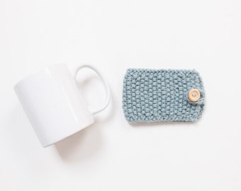 A knitted mug cosy, cup cosy, mug cosies, coffee cosy in blue. Coffee mug cosy / coffee sleeve as a coffee gift!