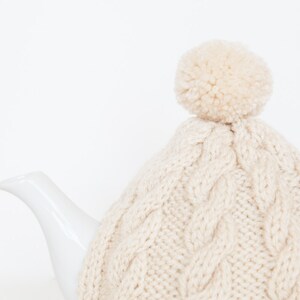 Cream hand knit tea cosy Pom pom tea cosy Wool tea cosy Teapot cover & warmer Vintage tea cosy Knitted teapot cosy Pompom image 3