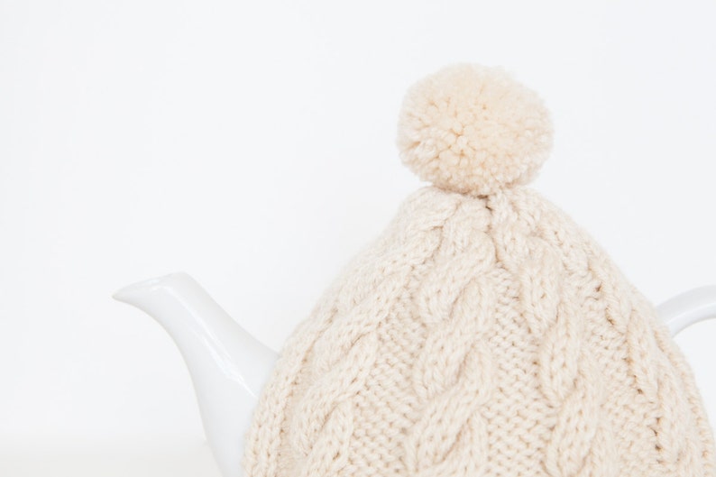 Cream hand knit tea cosy Pom pom tea cosy Wool tea cosy Teapot cover & warmer Vintage tea cosy Knitted teapot cosy Pompom image 3