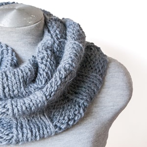Knitted alpaca scarf - Infinity scarf - Oversized scarf - Medium grey scarf - Chunky circle scarf - Knitted cowl scarf - Hand knitted scarf
