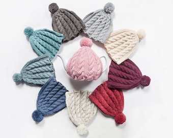 Pom pom tea cosy - Hand knit tea cosy - Wool tea cosy - Teapot cover & warmer - Vintage tea cosy - Knitted teapot cosy - Pompom