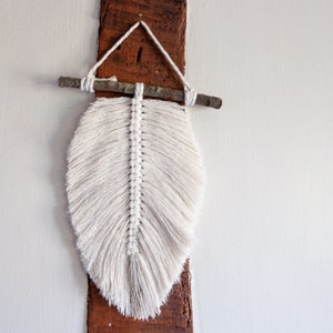 Single Macrame Feather. Leaf Wall Hanging. Boho Wall Decor