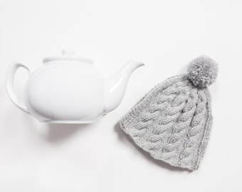 Light Grey hand knit tea cosy - Pom pom tea cosy - Wool tea cosy - Teapot cover & warmer - Vintage tea cosy - Knitted teapot cosy - Pompom