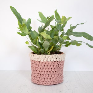 Medium plant pot cover in pink & cream. Made from recycled cotton. Perfect present for a plant lover!