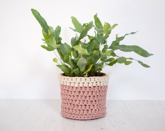 Medium plant pot cover in pink & cream. Made from recycled cotton. Perfect present for a plant lover!