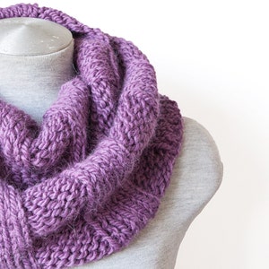 Knitted alpaca scarf - Infinity scarf - Oversized scarf - Purple scarf - Chunky circle scarf - Knitted cowl scarf - Hand knitted scarf