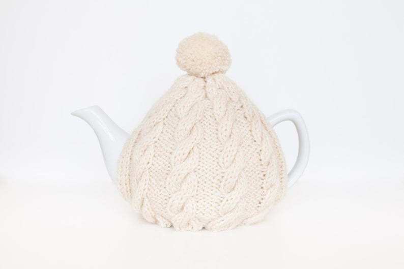 Cream hand knit tea cosy Pom pom tea cosy Wool tea cosy Teapot cover & warmer Vintage tea cosy Knitted teapot cosy Pompom image 2